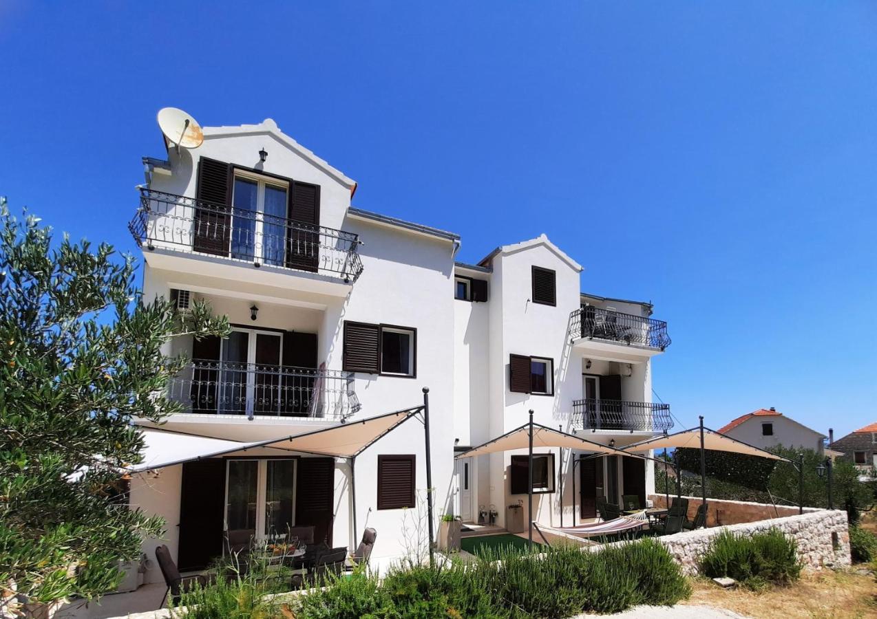 Apartments Pitve Елса Экстерьер фото