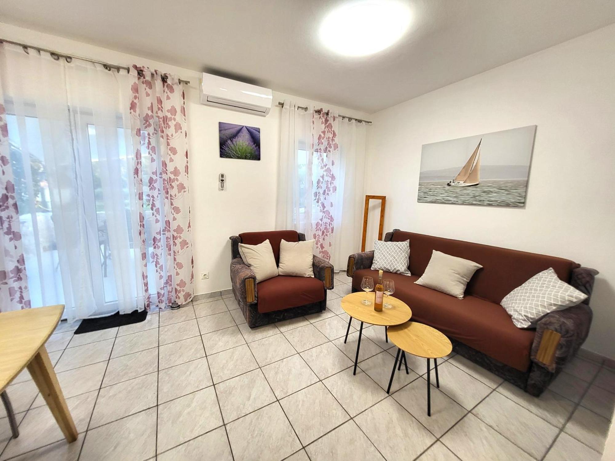 Apartments Pitve Елса Экстерьер фото