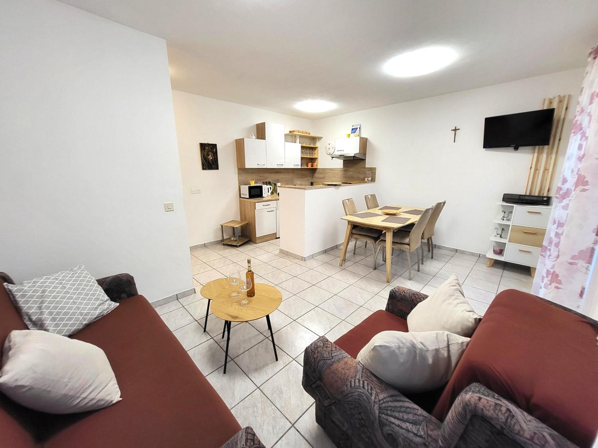 Apartments Pitve Елса Экстерьер фото